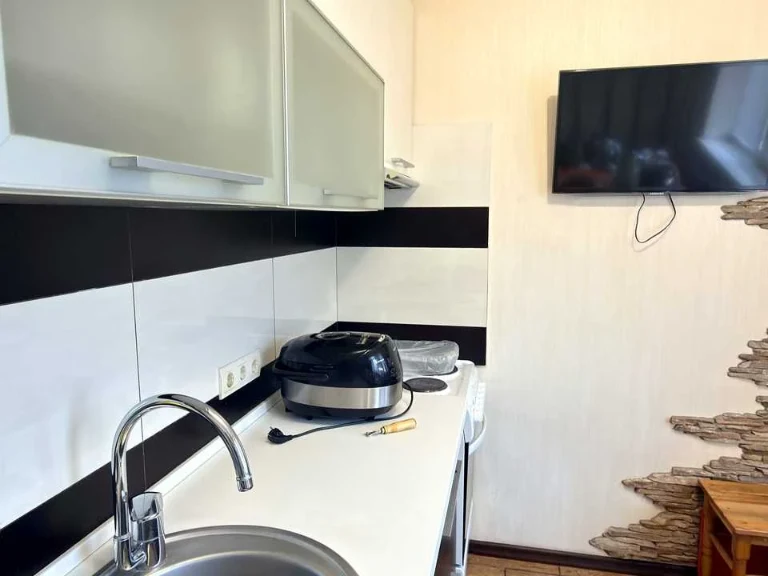Apartment. Kadenyuka St, Kharkiv