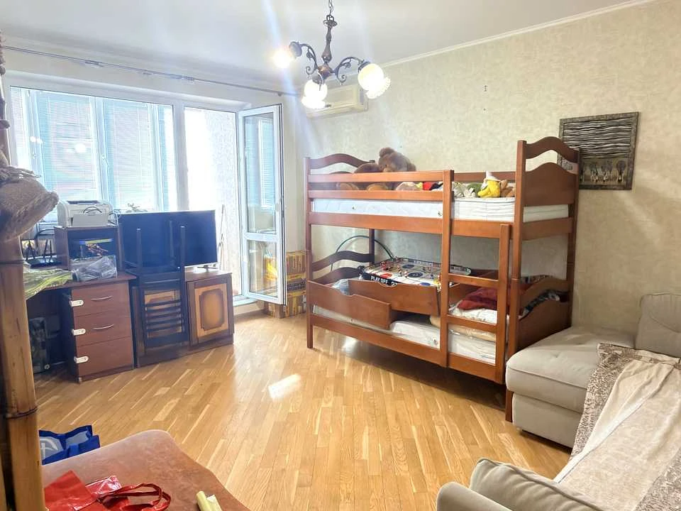 Apartment. Kadenyuka St, Kharkiv