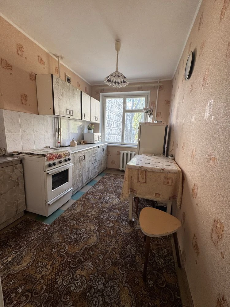 Продам 2-комнатную квартиру на Кондратюка 5