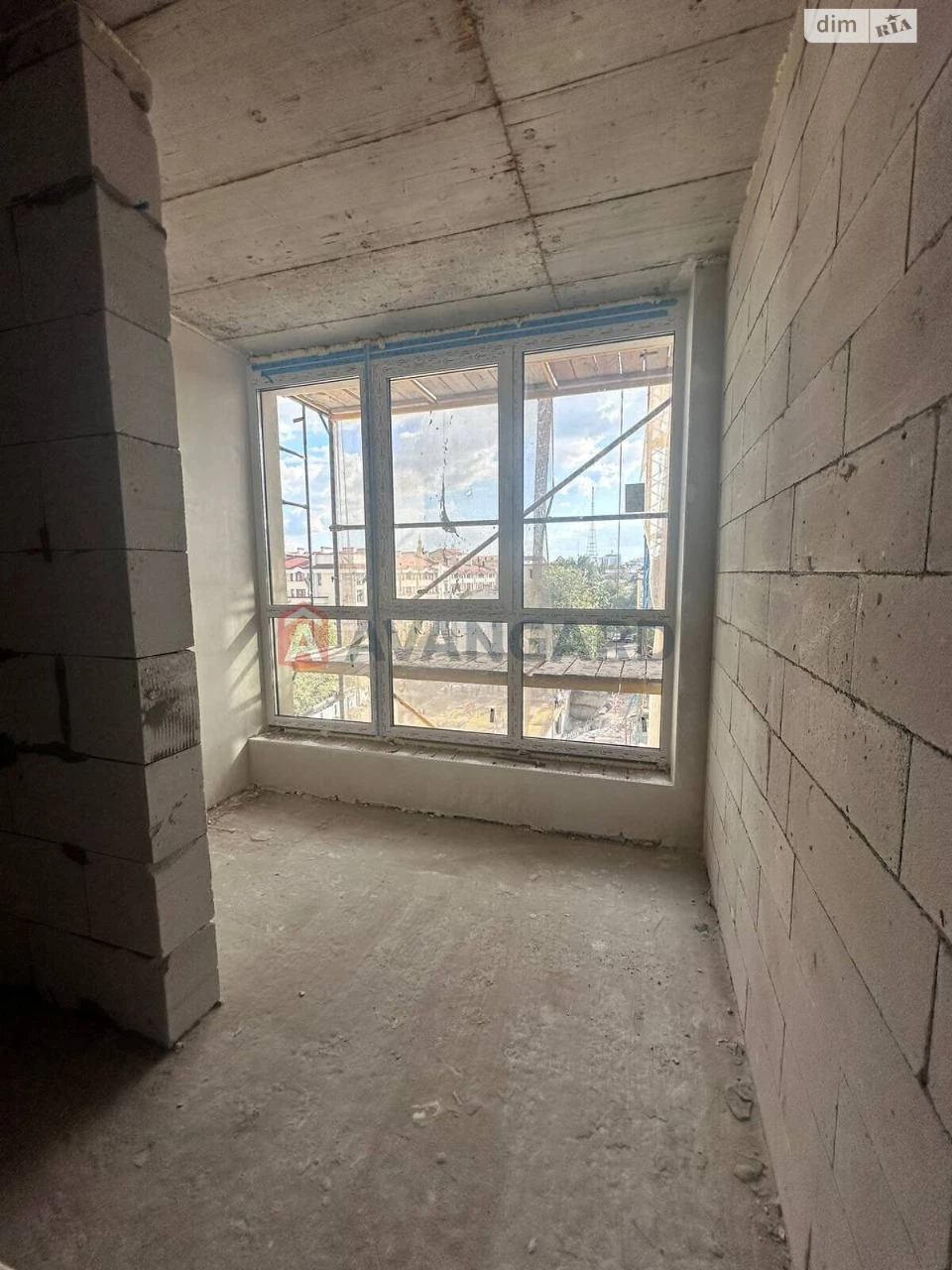 Apartment for Sale: Center