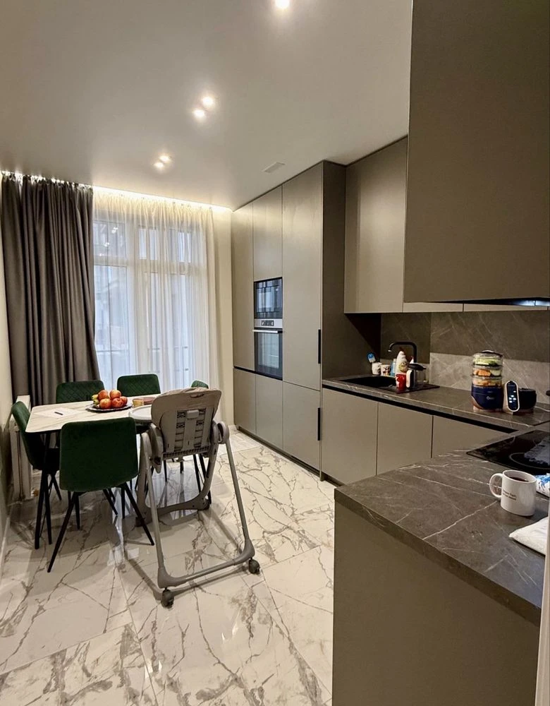 Sale of 2-bedroom apartment in the "Budapest" residential complex / Slavyanska Naberezhna / Bozdo / 62 sq m