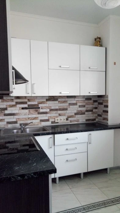 Продам 3 ком. Краснова \ жк "Фаворит"