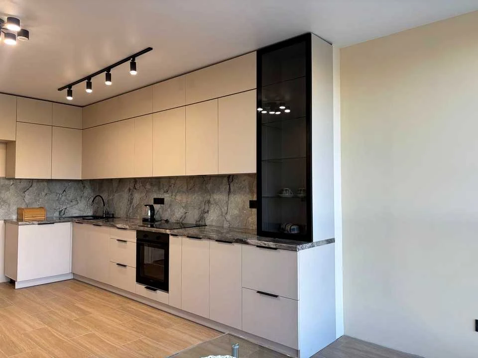 Apartment. Roksola, Roksoliany st.