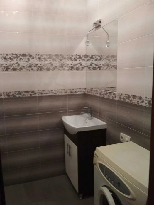 Продам 3 ком. Краснова \ жк "Фаворит"