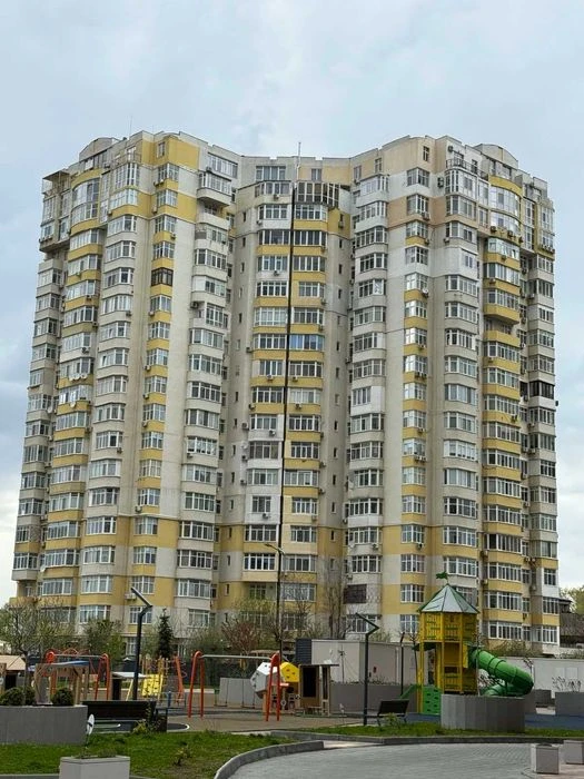 Продам 3 ком. Краснова \ жк "Фаворит"
