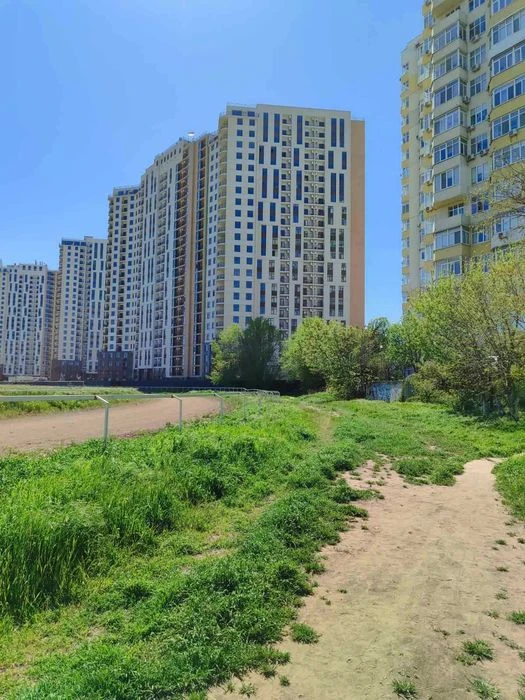Продам 3 ком. Краснова \ жк "Фаворит"