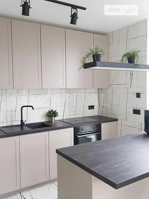 Sale of 2-room apartment 64 sq. m. on Ivan Vyhovskogo St. 40/12