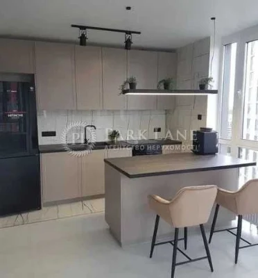 Sale of 2-room apartment 64 sq. m. on Ivan Vyhovskogo St. 40/12