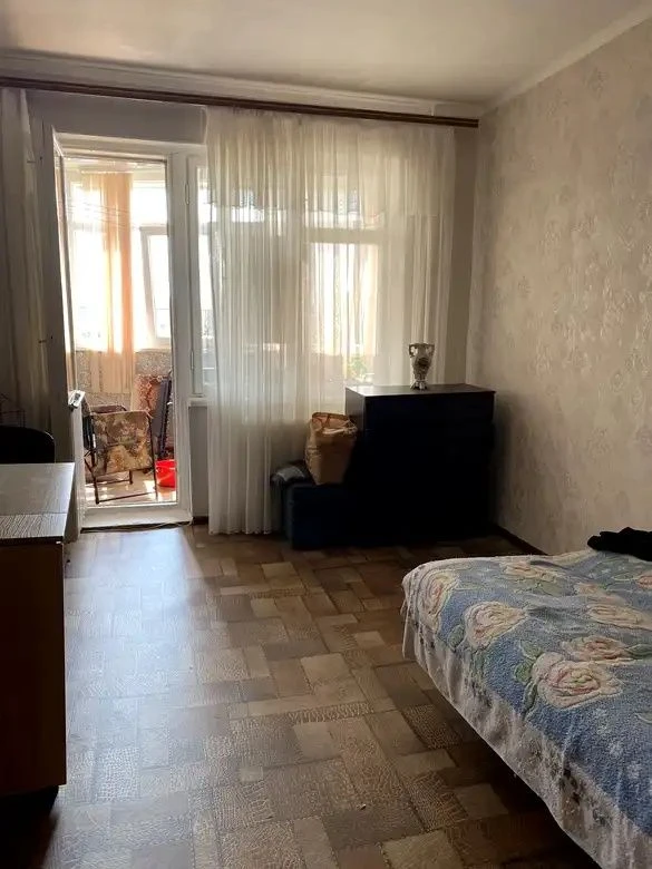 Продам 3х комнатную квартиру на Крымском бульваре.