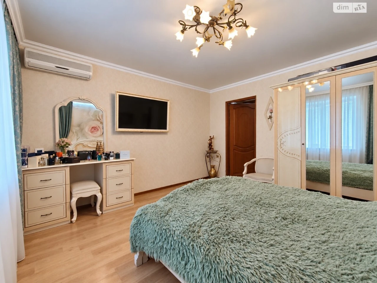 Продажа квартиры в Хаджибейском