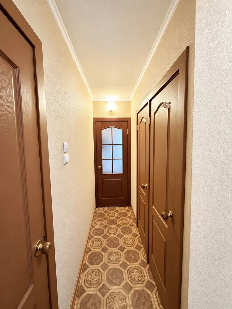 Sale of a 2-bedroom apartment on Kosmonavtiv Street, 2nd floor.
