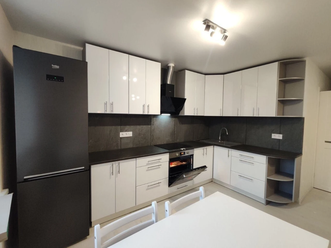 Sale of a 2-bedroom apartment in the new and modern Orange City residential complex, Ser