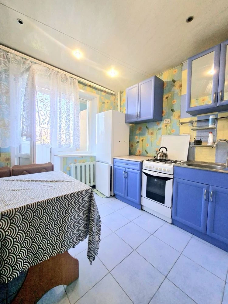 Продаж 1-кімн. кв. 40 кв.м з ремонтом 5/9