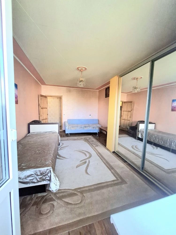 Продаж 1-кімн. кв. 40 кв.м з ремонтом 5/9
