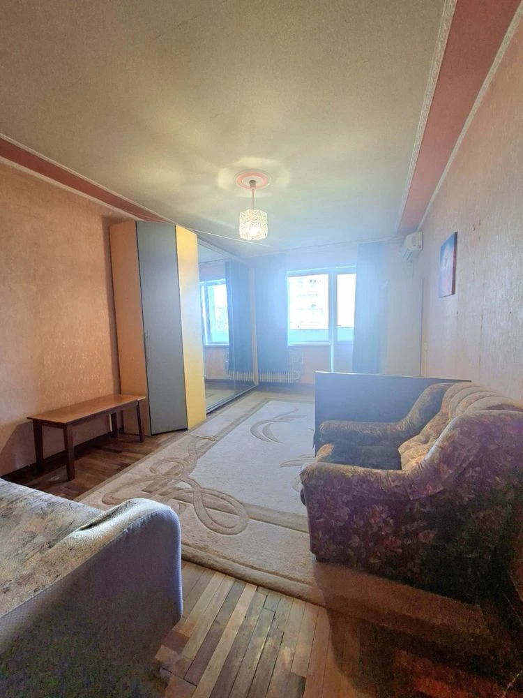 Продаж 1-кімн. кв. 40 кв.м з ремонтом 5/9