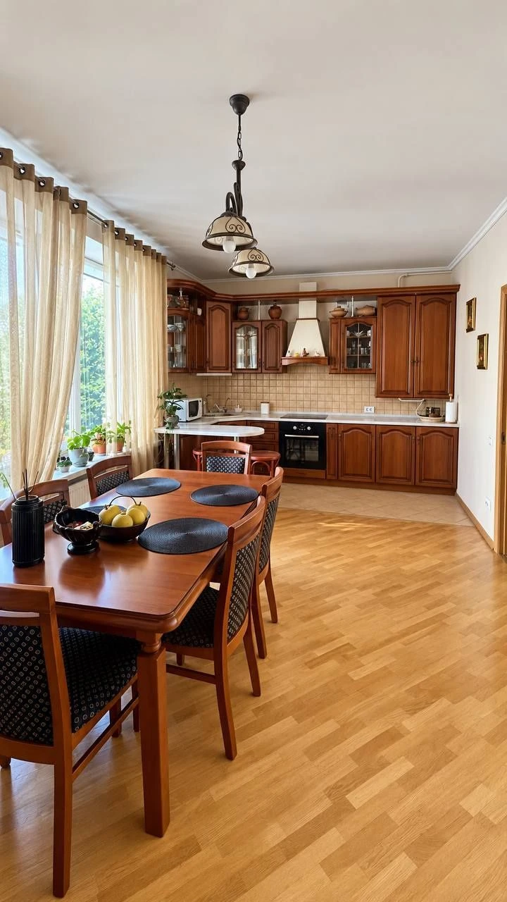 4-кімнатна дворівнева квартира в центрі міста