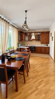 4-кімнатна дворівнева квартира в центрі міста