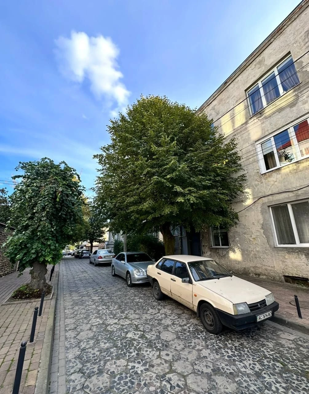 4-кімнатна дворівнева квартира в центрі міста