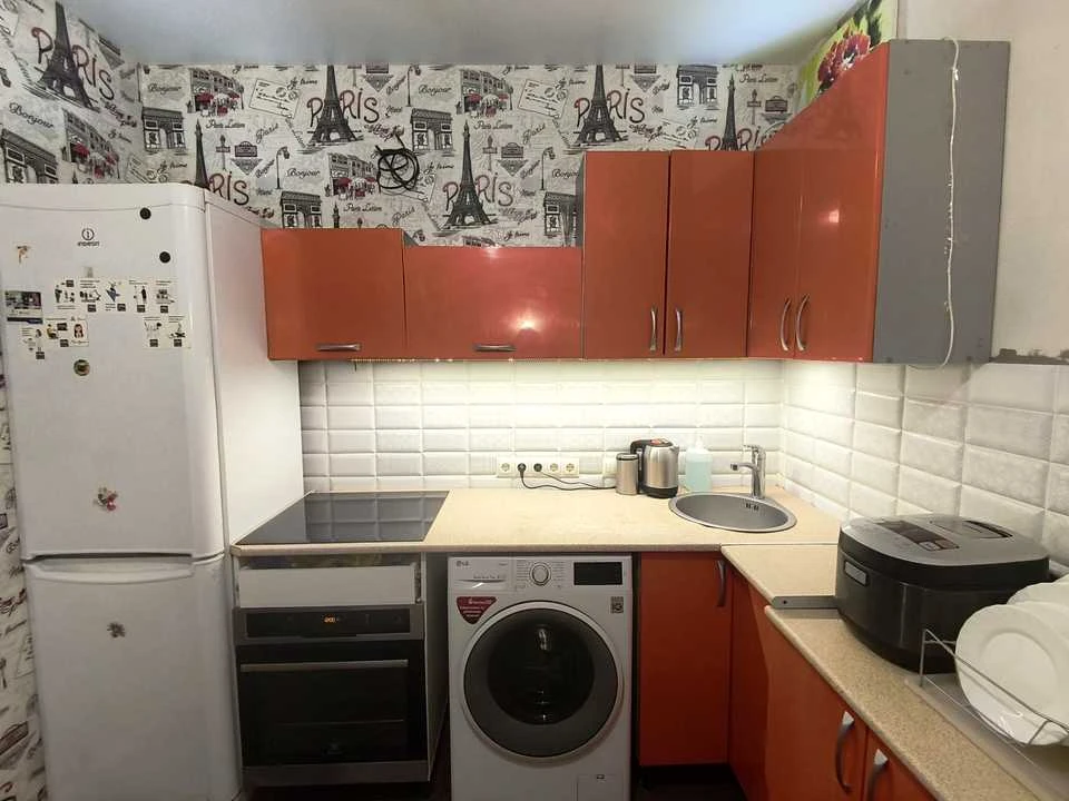 Apartment. Kharkiv, Pereomohy Prospect