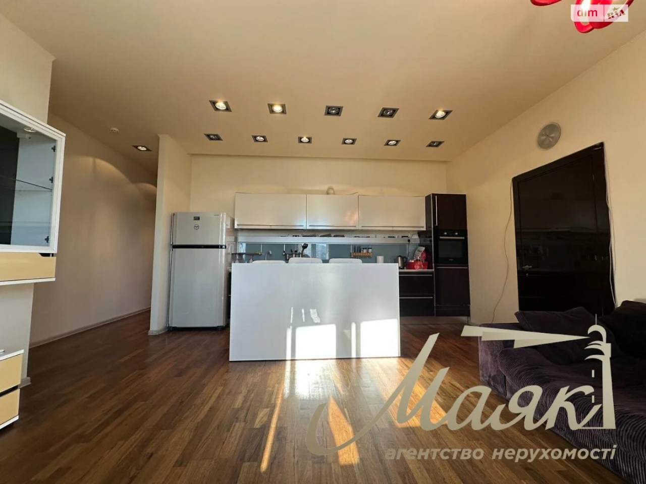 Long-Term Rental, 3-Bedroom Apartment in Pecersk