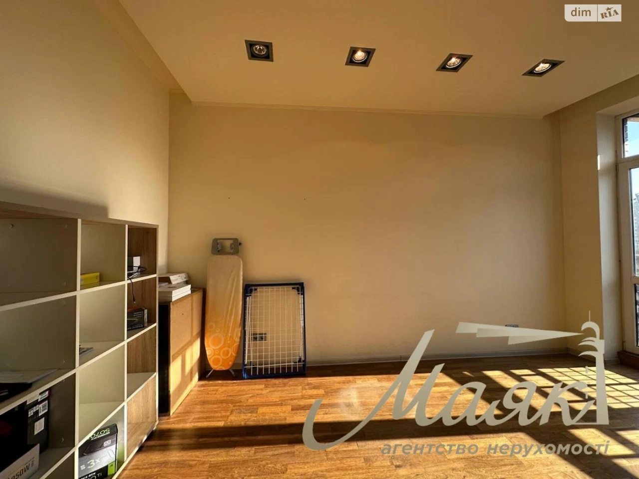 Long-Term Rental, 3-Bedroom Apartment in Pecersk