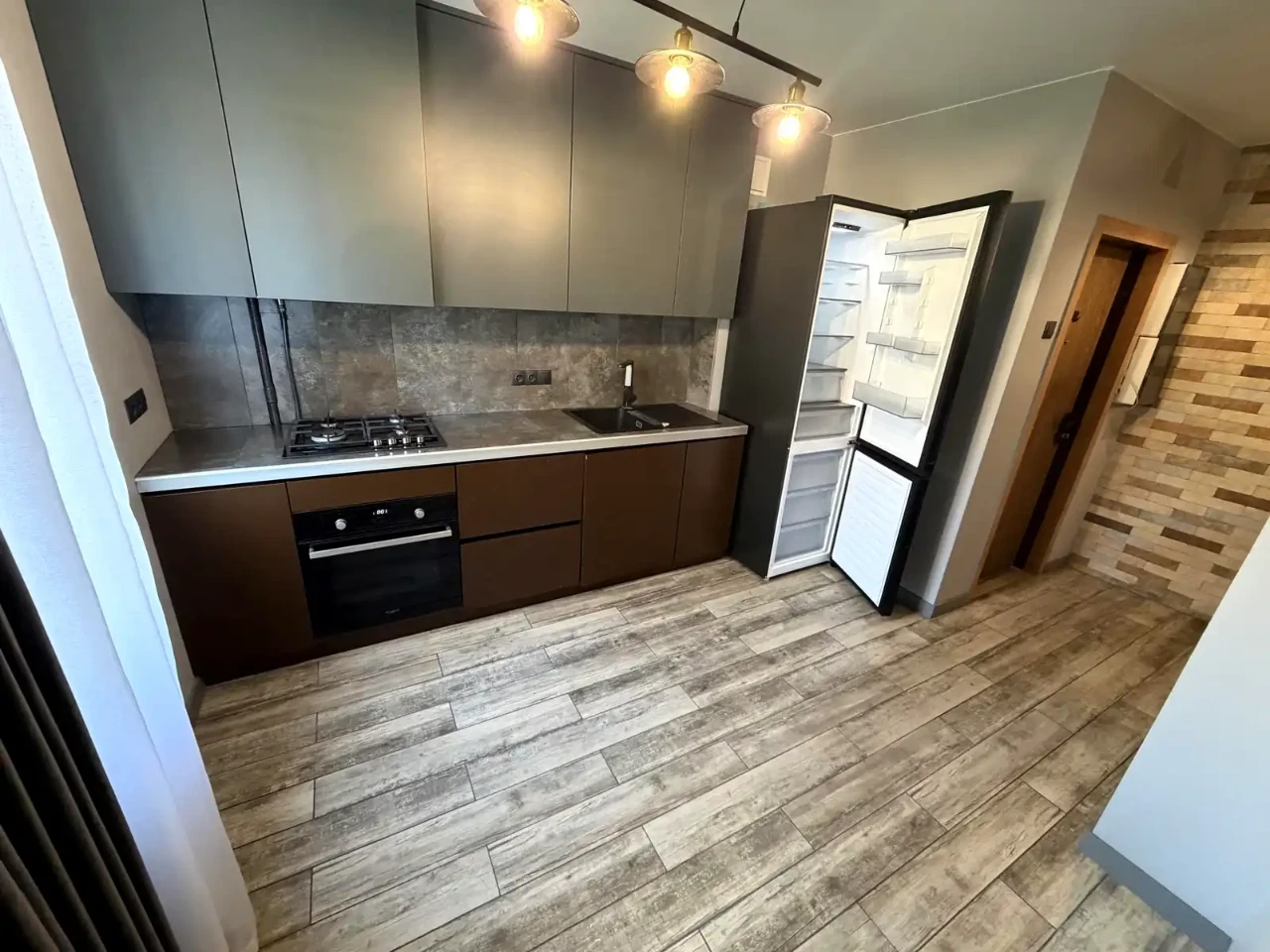 Rent 3-room apartment 75 m² 6/9 floors