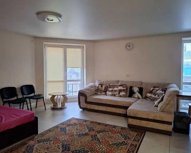 Spacious 1-bedroom apartment with individual heating | Por