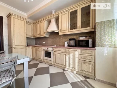 Sale of 2-room apartment 86.1 sq. m. on Konovaltsya Yevhena 32B street