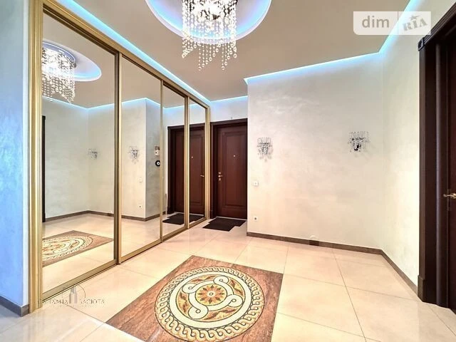 Sale of 2-room apartment 86.1 sq. m. on Konovaltsya Yevhena 32B street
