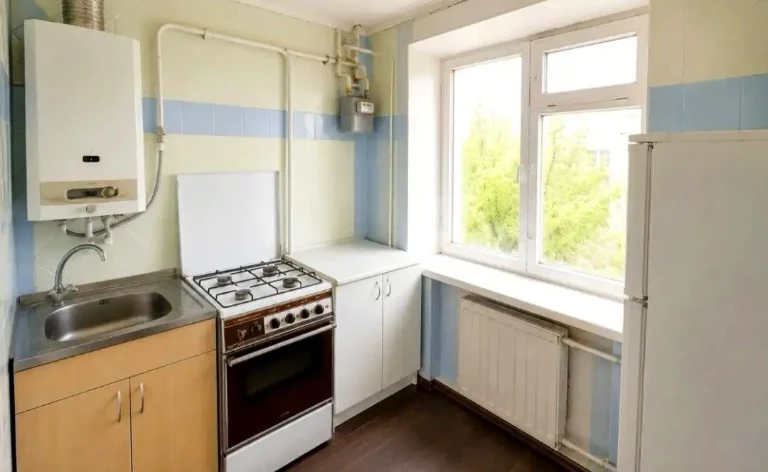 Sale of a 3-room apartment in Solomyanka / Nehody