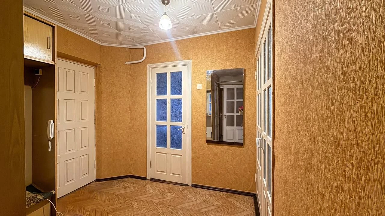 Двухкомнатная квартира в кирпичном доме