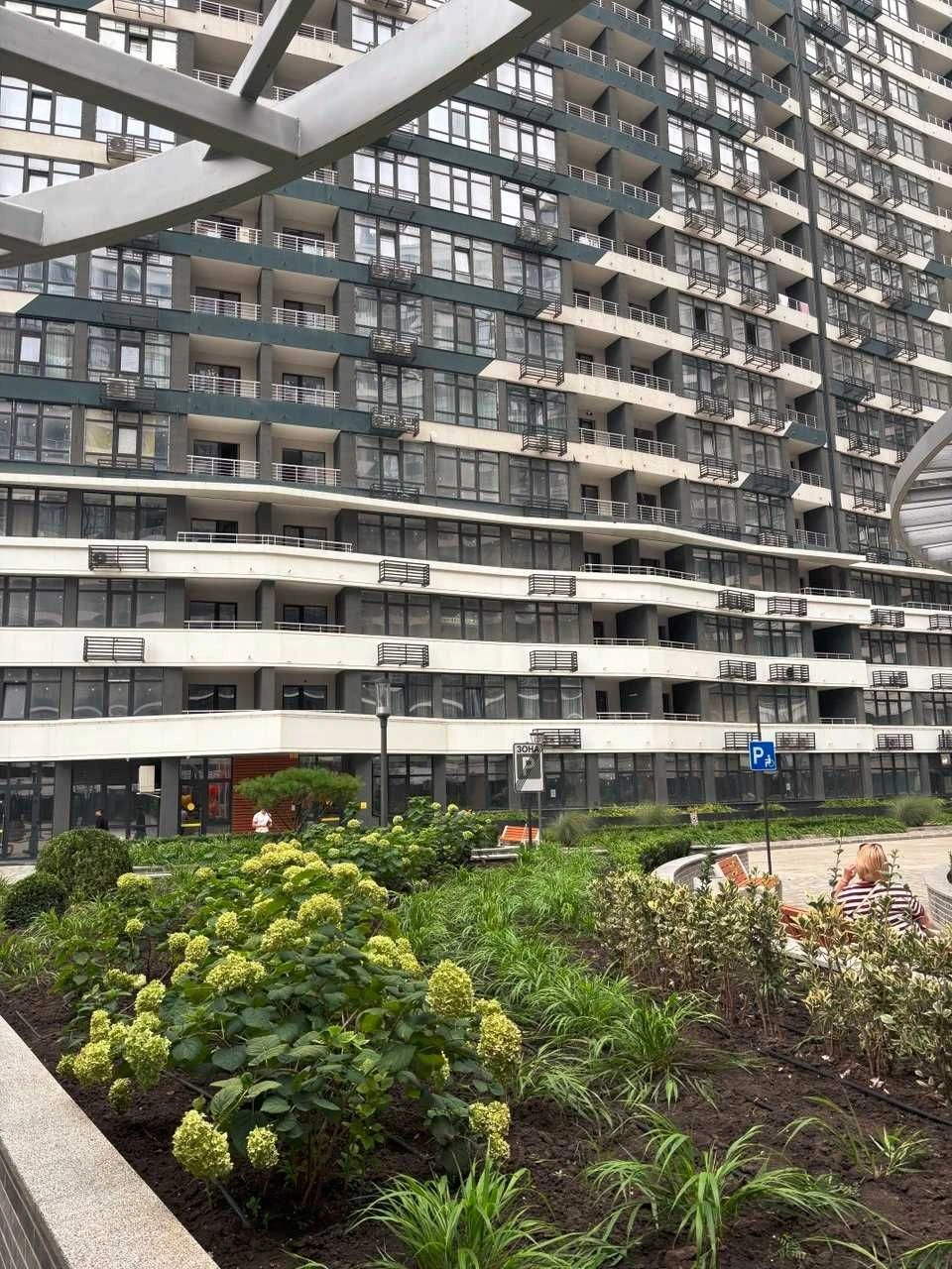 ЖК Атмосфера. 7секция, однокомнатная квартира. 16 этаж, окна