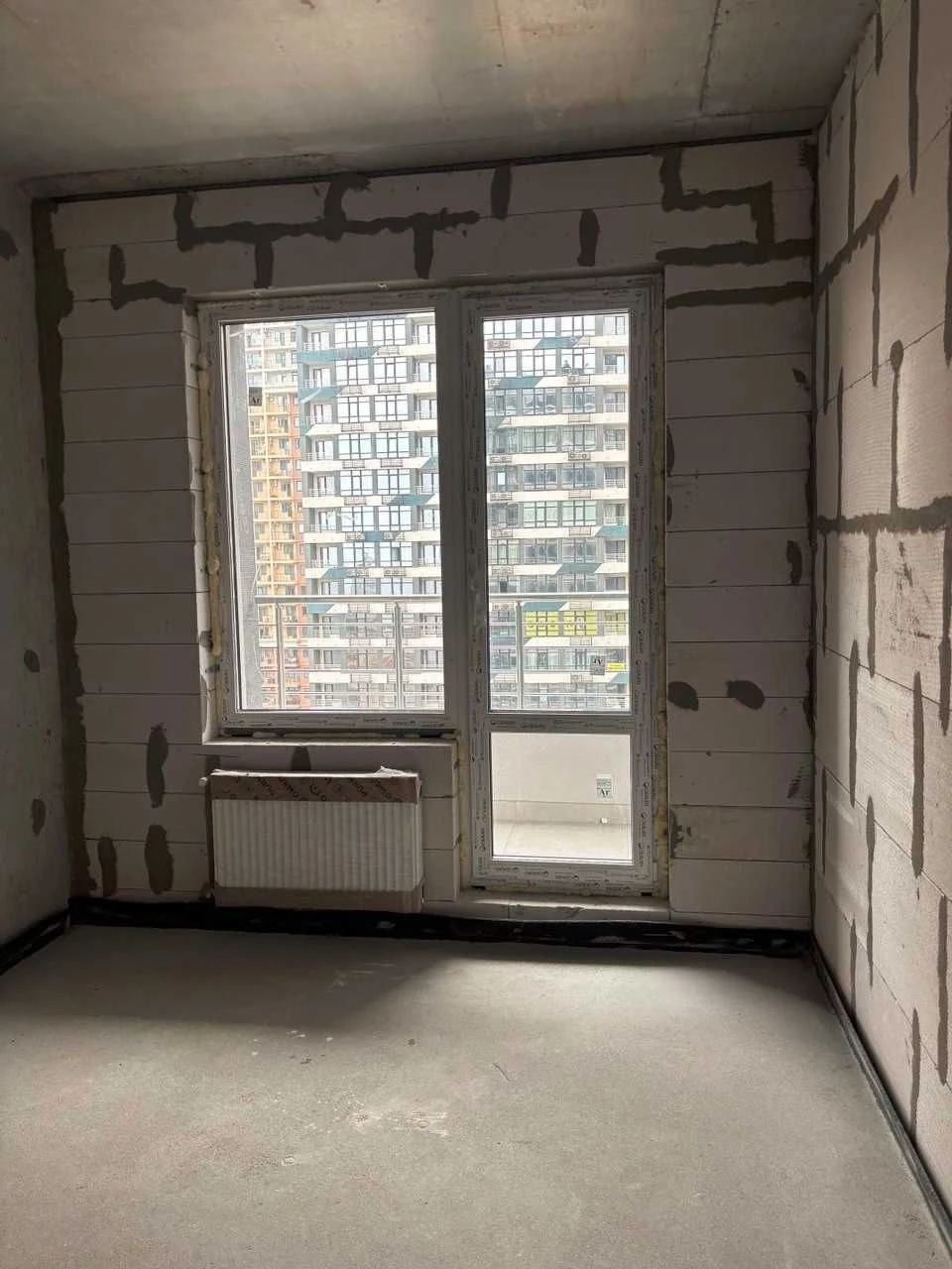 ЖК Атмосфера. 7секция, однокомнатная квартира. 16 этаж, окна