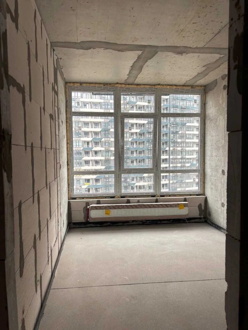 ЖК Атмосфера. 7секция, однокомнатная квартира. 16 этаж, окна