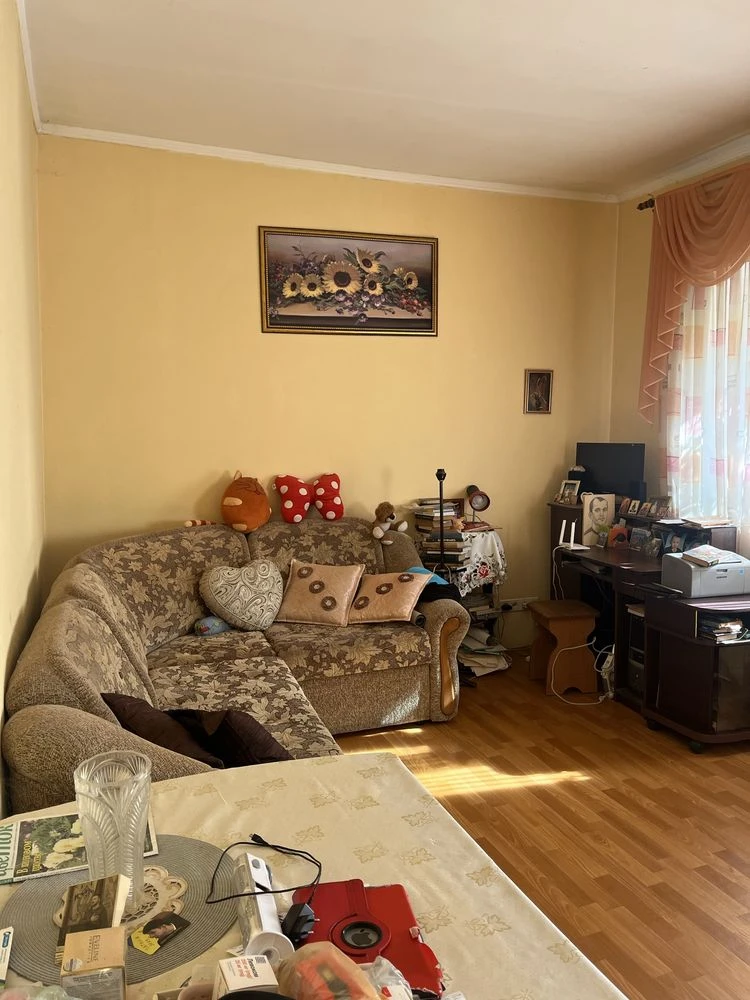 Sale of a house on Admiral Makarov Street