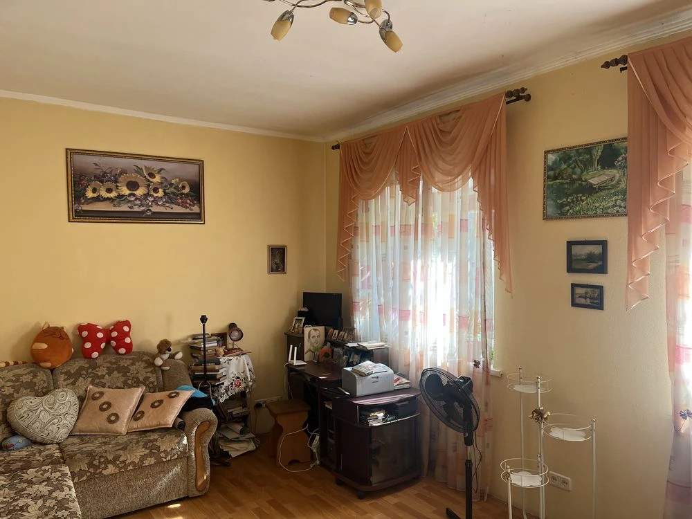 Sale of a house on Admiral Makarov Street
