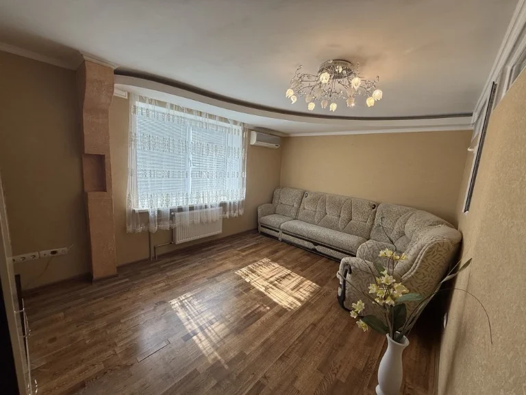 Modern 2-bedroom apartment on Bogolyavlensky Avenue. New building.