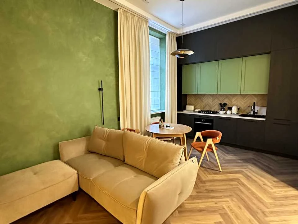 Apartment. Lviv, Halychykia Square