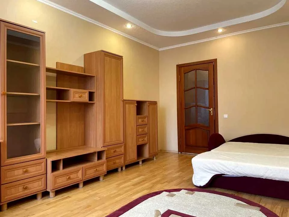 Квартира. Киев, улица Анны Ахматовой