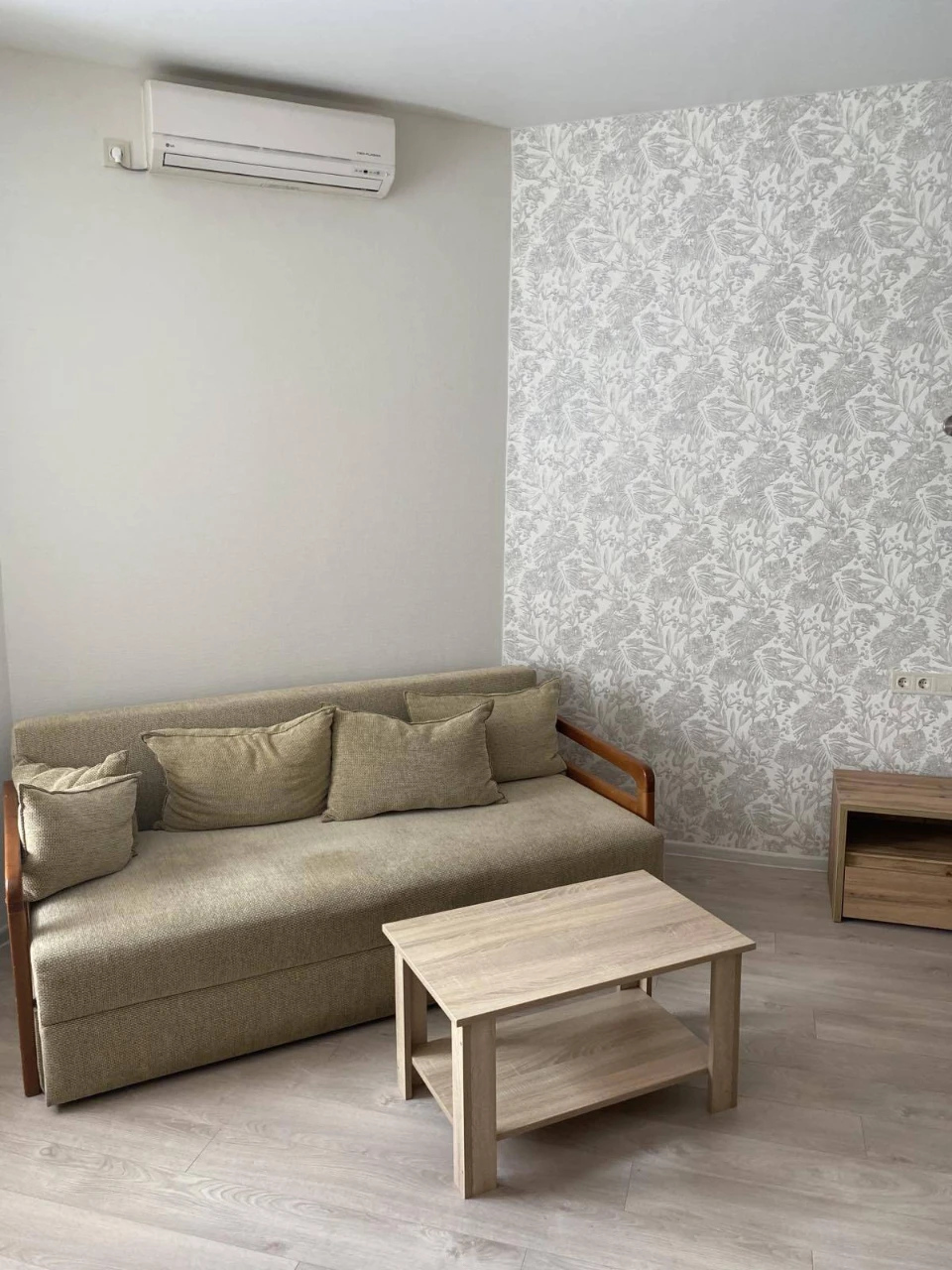 One-bedroom apartment near the Golden Gates