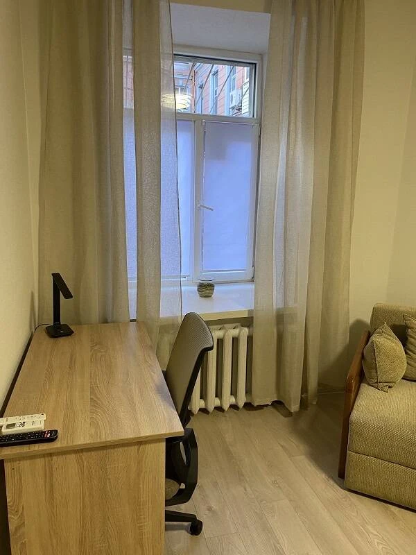 One-bedroom apartment near the Golden Gates