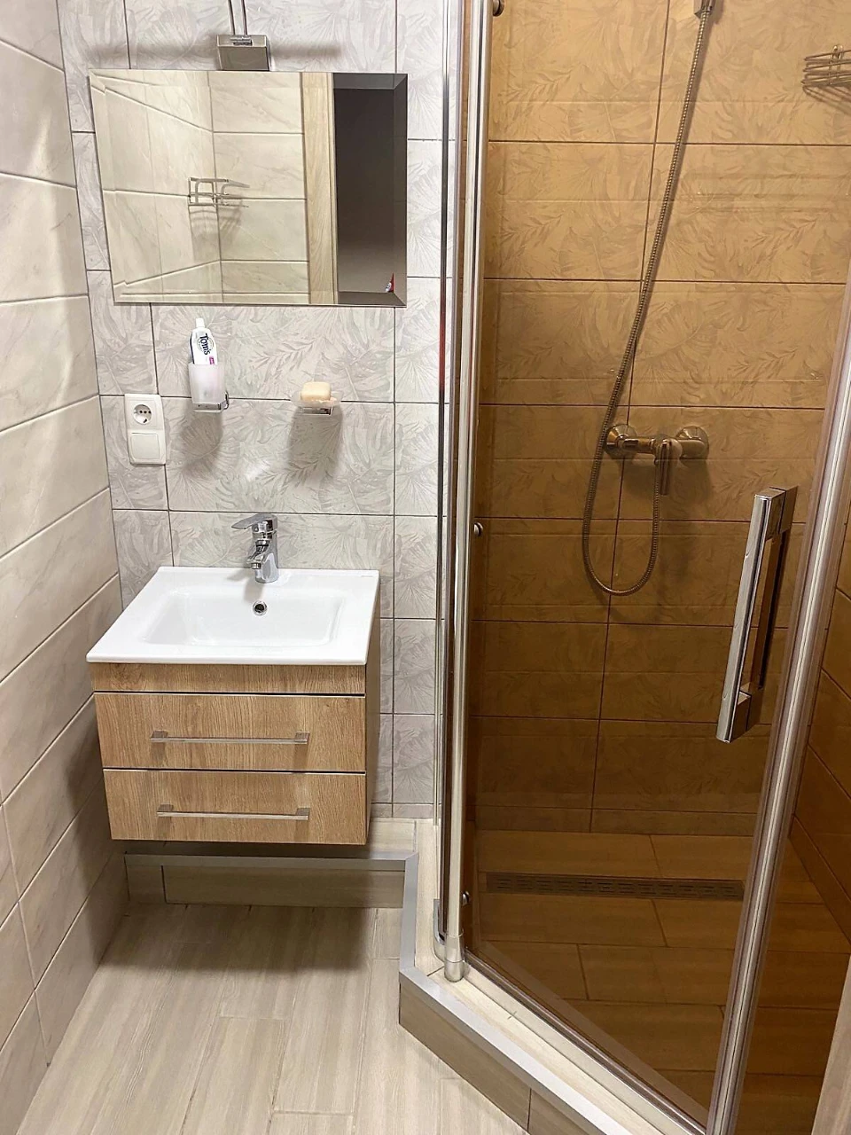 One-bedroom apartment near the Golden Gates