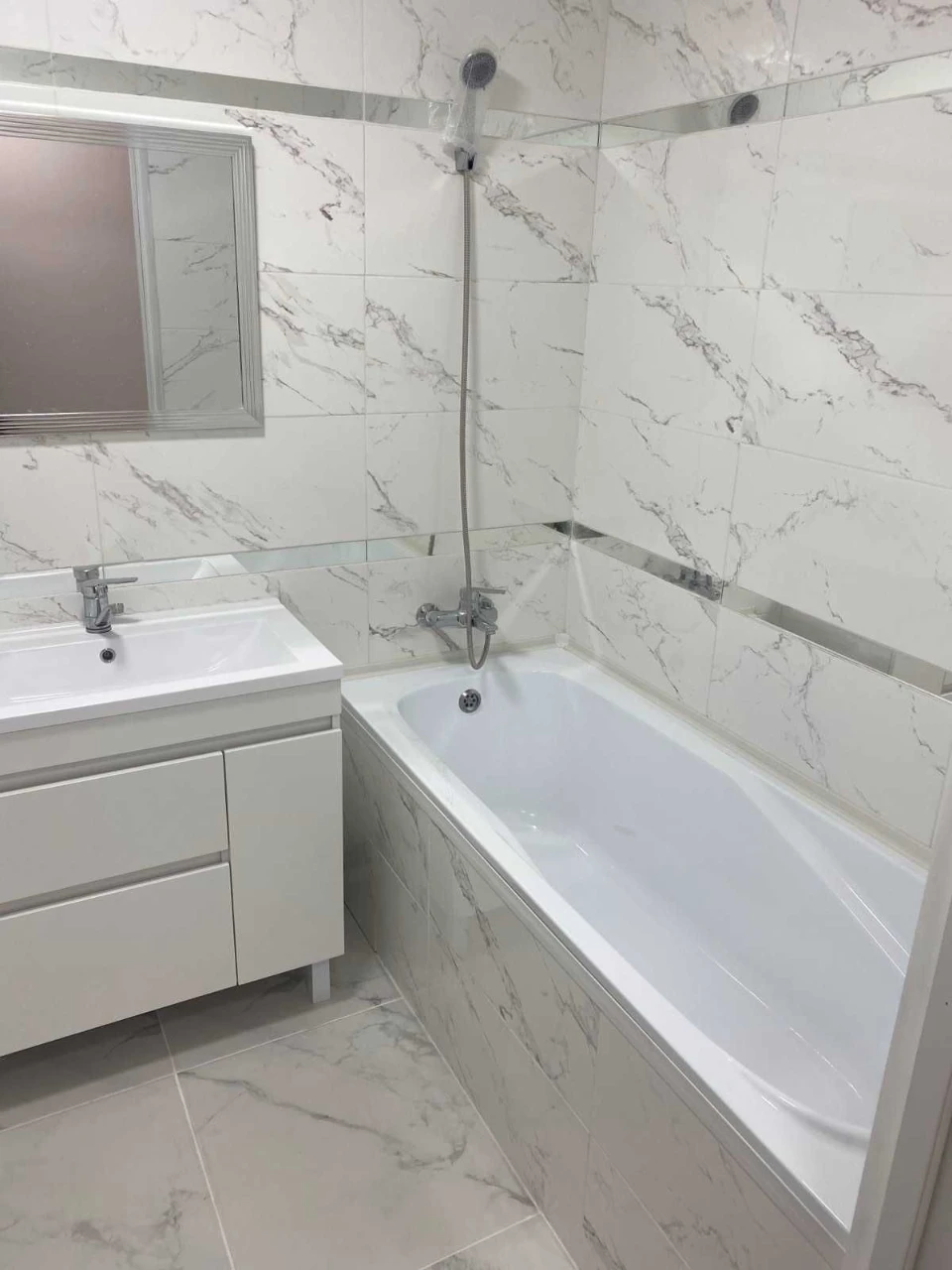 For Sale: 2-bedroom apartment in Zarychan. 73,000 UAH! Urgent!