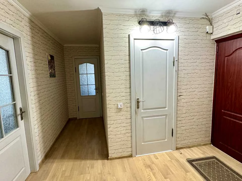 Квартира. Чернівці, Сергія Скальда вул.