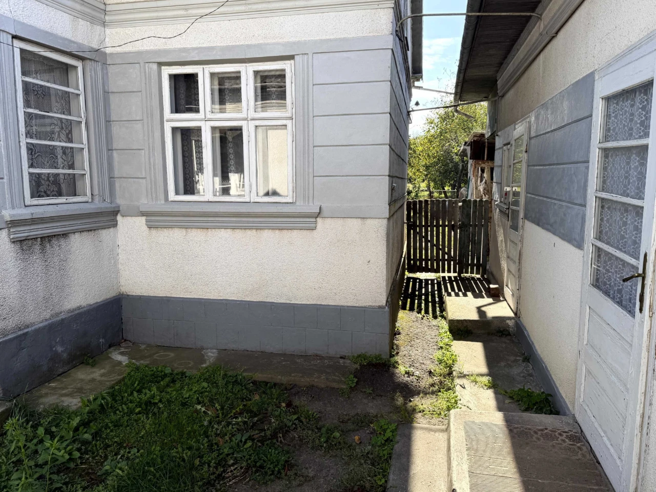 Дом 70 м² + гостевой дом 36 м², летняя кухня, гараж