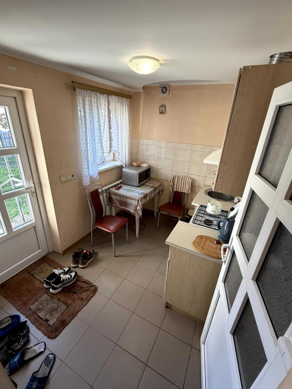 Дом 70 м² + гостевой дом 36 м², летняя кухня, гараж