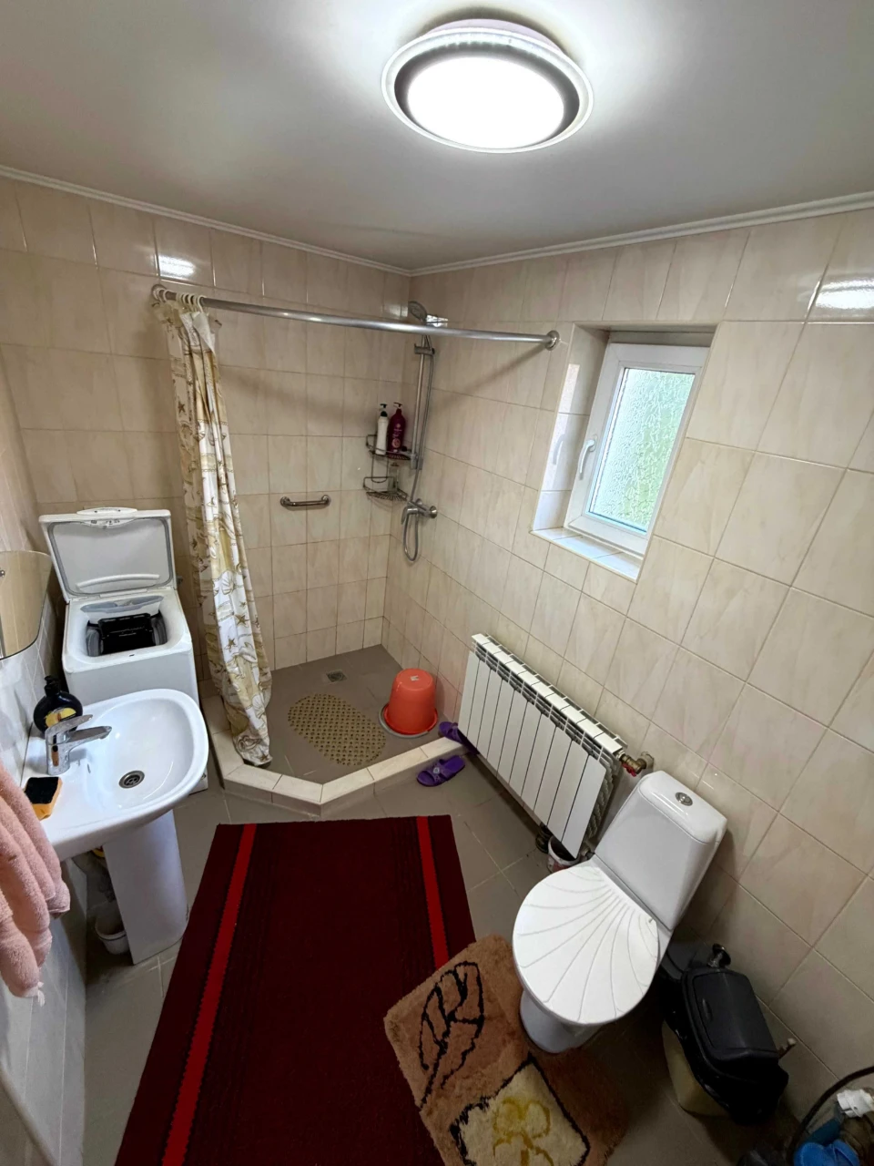 Дом 70 м² + гостевой дом 36 м², летняя кухня, гараж