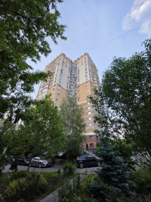 Продам паркомісце 15 кв.м вул.Велика Китаївська, 10-А.