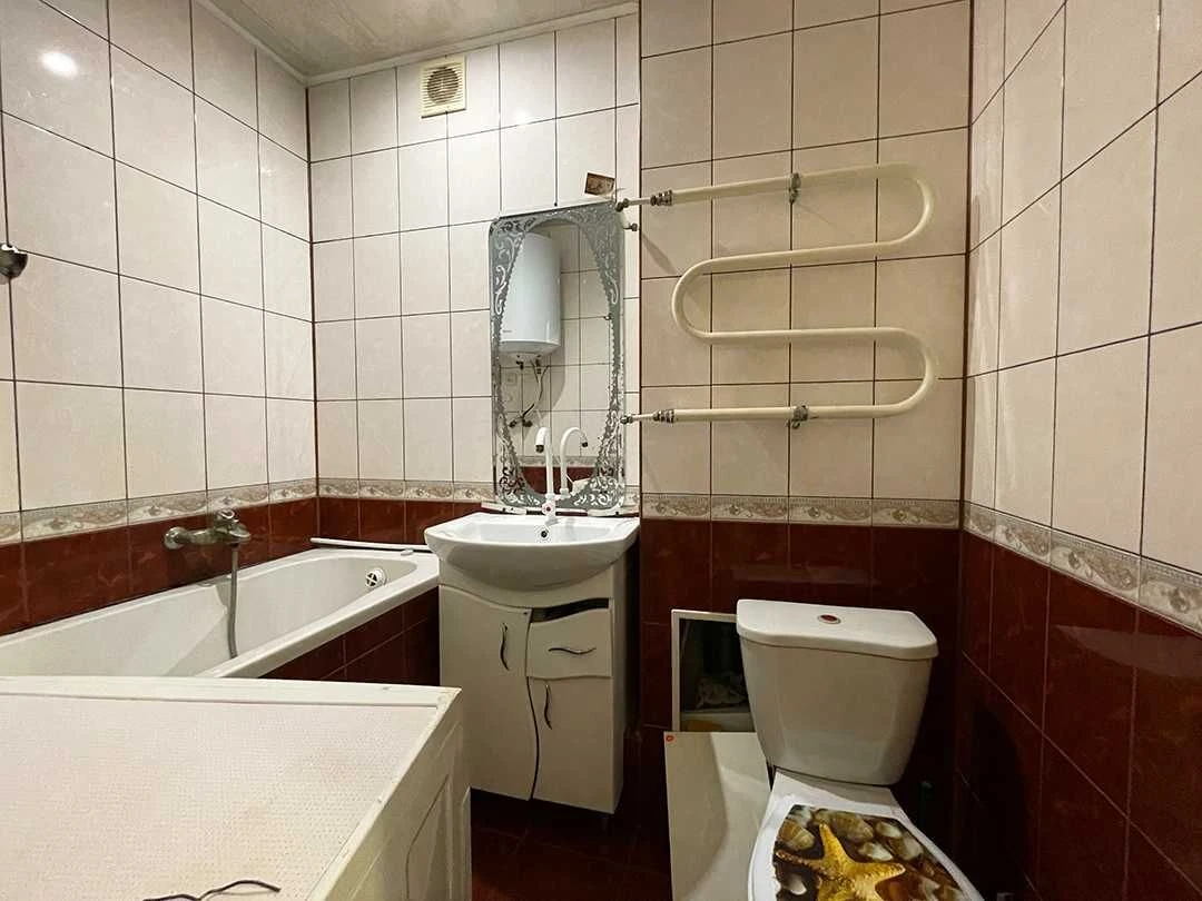 Sale of a 2-room apartment on Elektronnaya. Separate rooms!