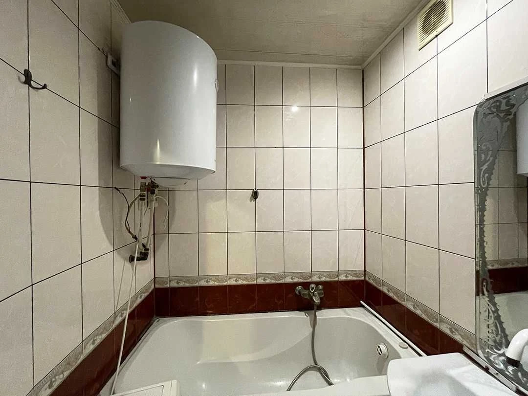 Sale of a 2-room apartment on Elektronnaya. Separate rooms!